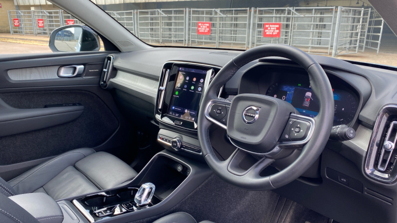 Volvo XC40 2.0 B4P Ultra Dark 5dr Auto Petrol Estate